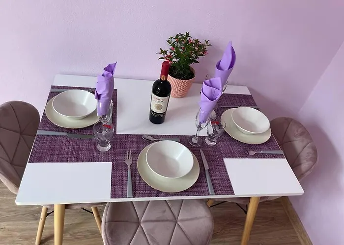 Lavender Luxury Apartment