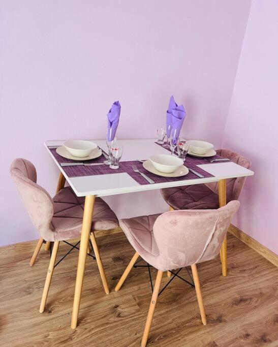 Lavender Luxury Apartment Oradea